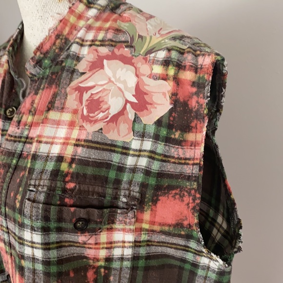 Upcycled and tie dyed flannel vest Size M - Picture 2 of 8